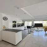 Charming 2 , 52 M2, Very Spacious, Bright And Near Sea Martinez