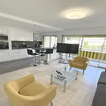 Apartmán Charming 2 , 52 M2, Very Spacious, Bright And Near Sea Martinez