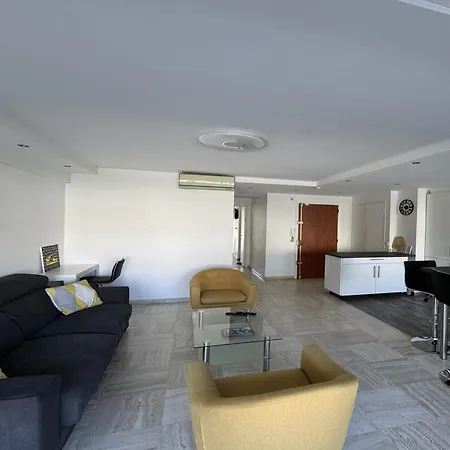 Apartmán Charming 2 , 52 M2, Very Spacious, Bright And Near Sea Martinez *