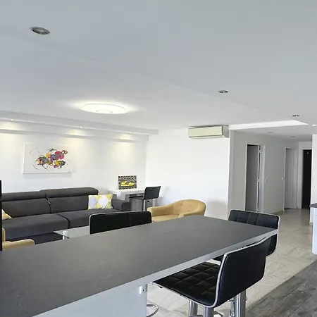 Lägenhet Charming 2 , 52 M2, Very Spacious, Bright And Near Sea Martinez Cannes